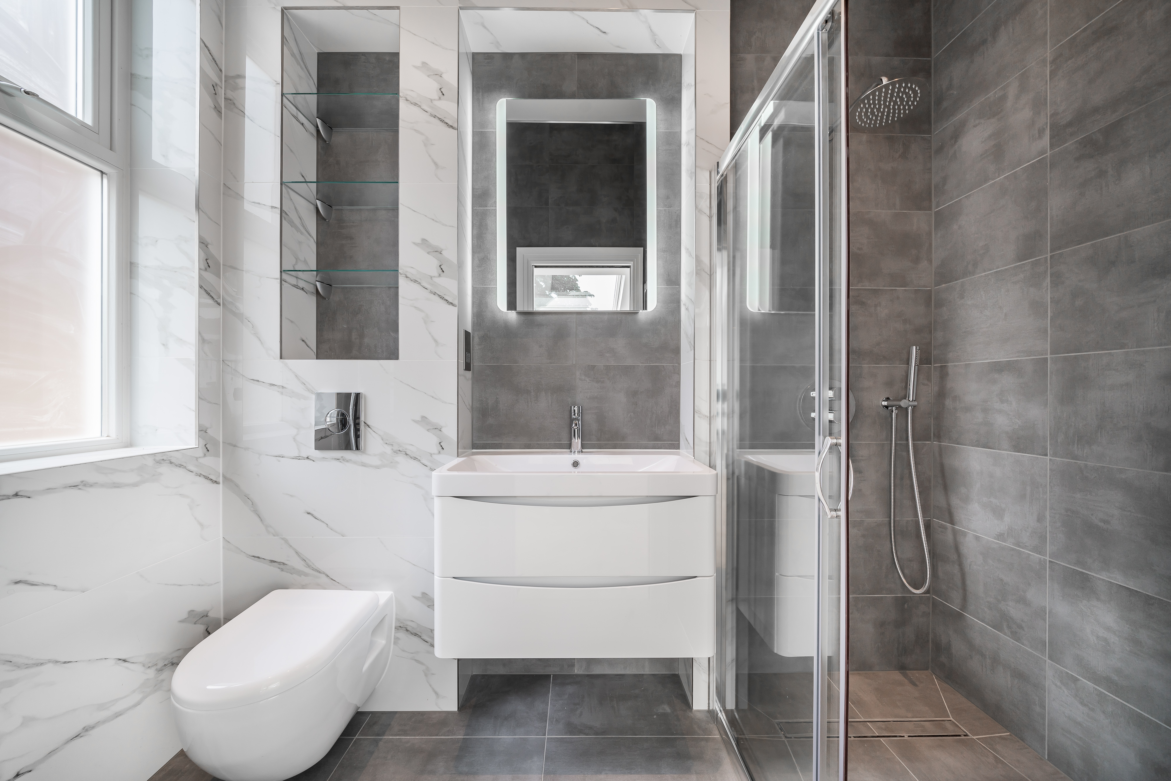 Bathrooms gallery by Hozea Construction in North London