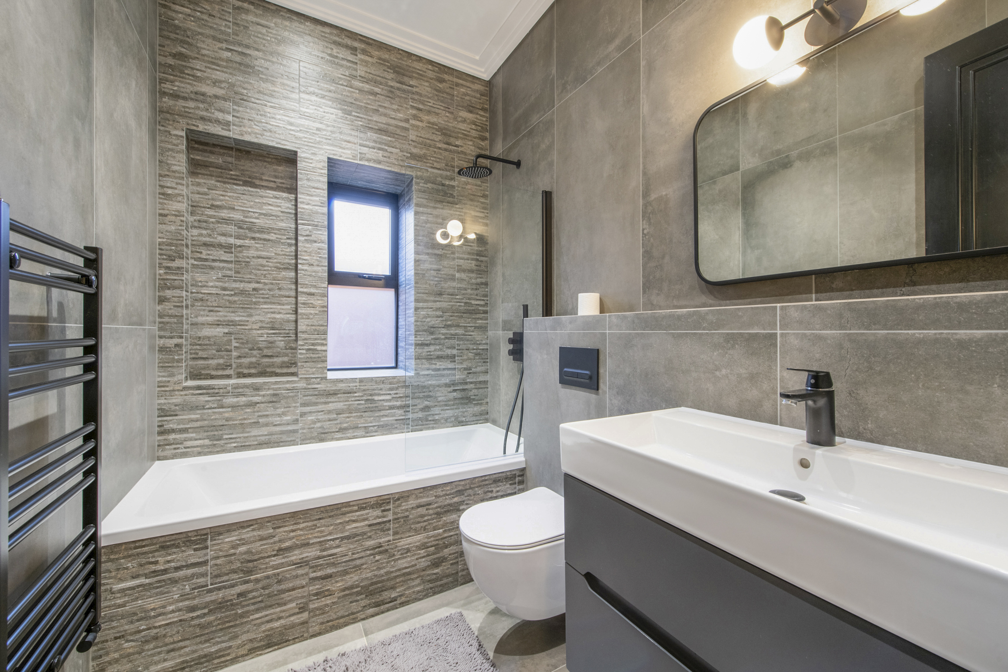 Bathrooms project photo 4 by Hozea Construction in North London