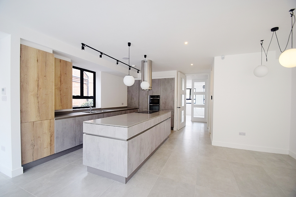 Renovations project photo 5 by Hozea Construction in North London