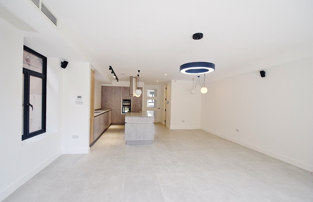 Renovations project photo 6 by Hozea Construction in North London