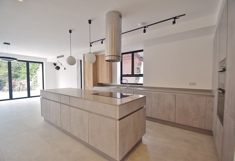 Renovations project photo 7 by Hozea Construction in North London